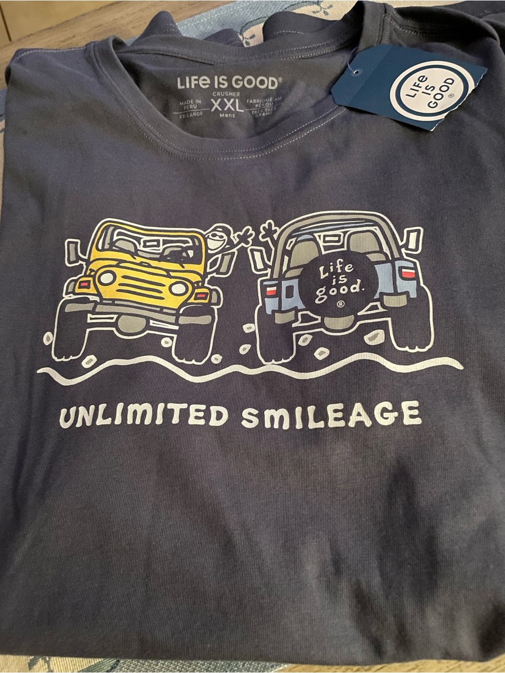 Life Is Good men’s 2xl Navy Graphic Tee with Yellow and Blue jeeps